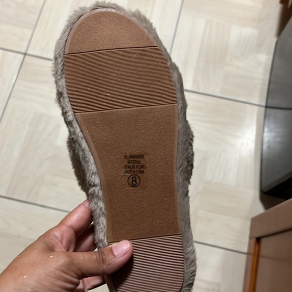 COZY Taupe Faux Fur Slides Slipper - Picture 3 of 3